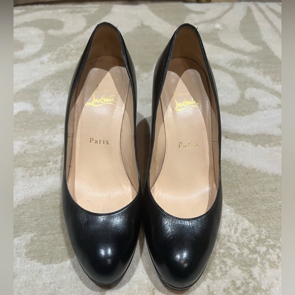 Christian Louboutin - Picture 4 of 4